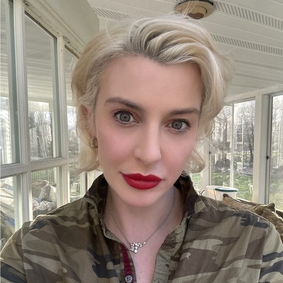 Meet your Posher, Erin - Picture 3 of 15